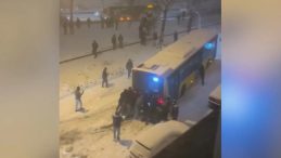 SON DAKİKA: İstanbul'da Hayat Durağanlaştı! Yağışla Birlikte Trafik Yoğunluğu %81'e Ulaşıyor