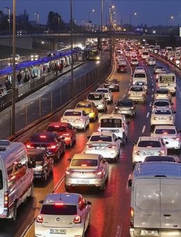 SON DAKİKA | İstanbul'da Trafik Kilitlendi! Harita Kırmızıya D&ouml;n&uuml;şt&uuml;: Yoğunluk Y&uuml;zde 90'a Yaklaştı