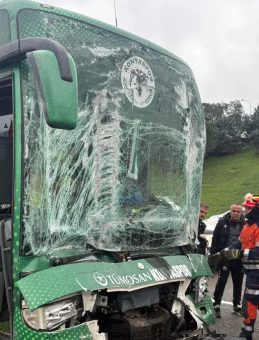 SON DAKİKA: Konyaspor otobüsü kaza yaptı: 3 kişi yaralandı!