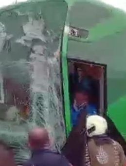 SON DAKİKA | Konyaspor U-19'un Takım Otobüsü TIR'a Çarptı! 3 Yaralı