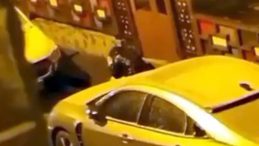 SON DAKİKA&hellip; İstanbul Avcılar'da Kadına Saldırı: O Anlar G&uuml;venlik Kamerasında!