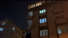 SON DAKİKA&hellip; İstanbul Beyoğlu&rsquo;nda aile vahşeti! Tartıştığı oğlunu g&ouml;ğs&uuml;nden vurup canına kıydı: Yeğeni o halde buldu&hellip;