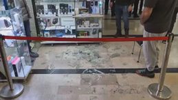 SON DAKİKA&hellip; İstanbul Emin&ouml;n&uuml;'ndeki Doğubank İş Hanı'na Silahlı Saldırı: Vatandaşlar Ka&ccedil;ıştı!