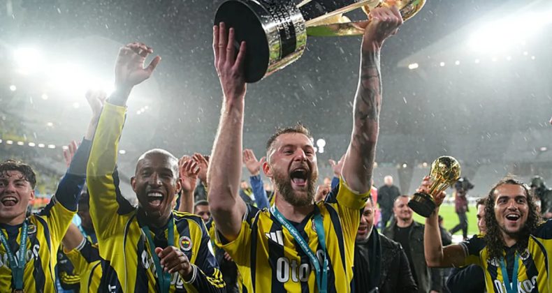 Süper Kupa’yı Kazanan Fenerbahçe, 2026 Yılına Kupayla Başladı