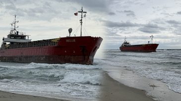 Tekirdağ'da Y&uuml;k Gemisi Karaya Oturdu