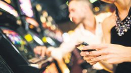 Telefona Gelen Yasadışı Kumar Linkine &Ouml;nlem