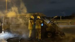 TEM Otoyolu'nda Minib&uuml;s Alev Alev Yandı