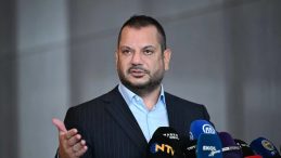 Trabzonspor Başkanı Ertuğrul Doğan'a Y&ouml;nelik Saldırı Girişimi! G&uuml;venlik G&uuml;&ccedil;leri Olayı &Ouml;nledi