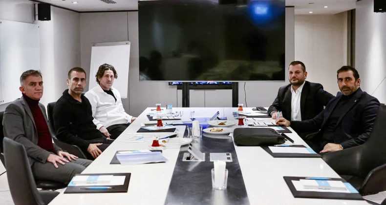 Trabzonspor Kul&uuml;b&uuml;nde Değerlendirme Toplantısı Yapıldı