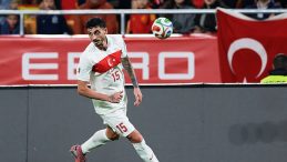 Trabzonspor ve Samsunspor, Samet Akaydin İ&ccedil;in Yarışta!