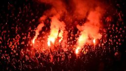 Trib&uuml;nler Aslan Gibi