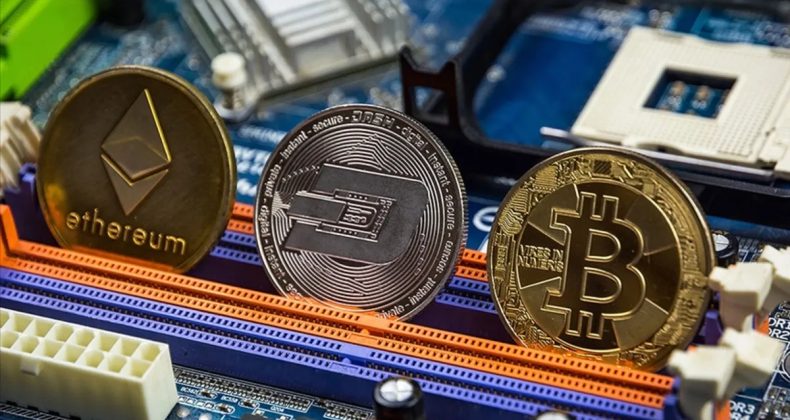 Trump'tan Kripto Paralara Darbe! Bitcoin Sert D&uuml;ş&uuml;ş Yaşadı