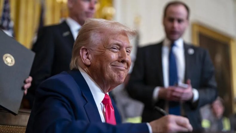 Trump&rsquo;tan Avrupa&rsquo;ya Gr&ouml;nland Vergisi