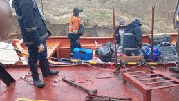 T&uuml;rk Gemisi Ker&ccedil; Boğazı'nda Karaya Oturdu: M&uuml;rettebat G&uuml;venle Tahliye Edildi