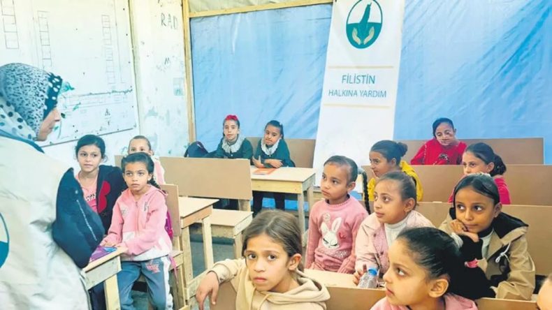 T&uuml;rk Yardım Teşkilatı Gazze'de Okul Faaliyete Ge&ccedil;irdi