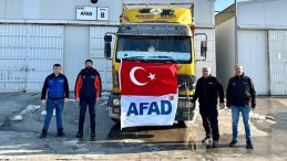 T&uuml;rkiye, Aynularab'a 11 Tır İnsani Yardım Malzemesi G&ouml;nderdi