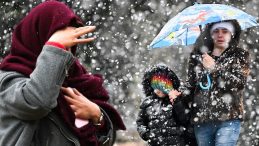 T&uuml;rkiye Beyaza D&ouml;n&uuml;ş&uuml;yor: G&uuml;&ccedil;l&uuml; Kar ve Sağanak Yağış Geliyor! | Meteoroloji'den Yağış, &Ccedil;ığ ve Fırtına Uyarısı: 27 İlde Etkili Olacak