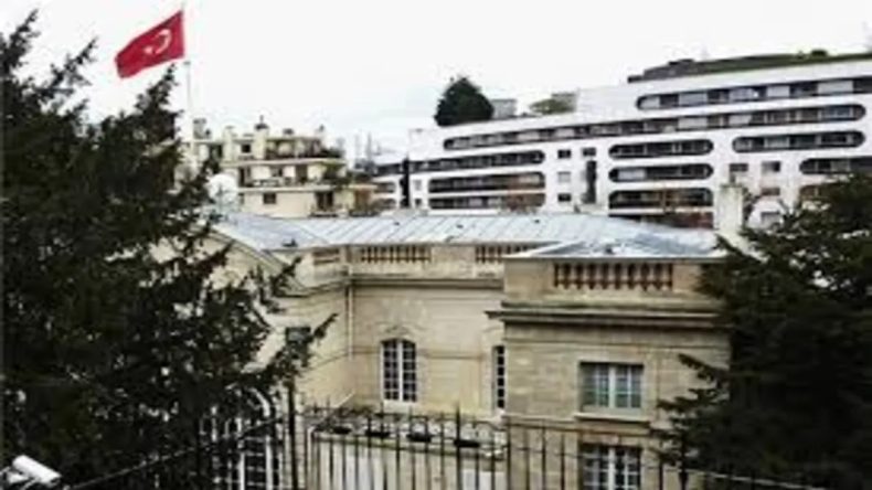 T&uuml;rkiye&rsquo;nin Tahran B&uuml;y&uuml;kel&ccedil;iliği&rsquo;nden T&uuml;rk vatandaşlarına uyarı!