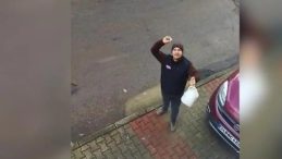 Tuzla'ya Kar Yağmadı, Baba Beykoz'dan Oğlu İ&ccedil;in Poşetle Taşıdı!