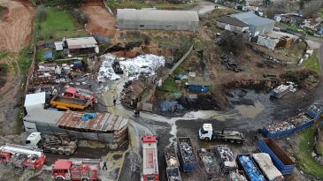 Tuzla&rsquo;da Geri D&ouml;n&uuml;ş&uuml;m Fabrikasında Yangın &Ccedil;ıktı!