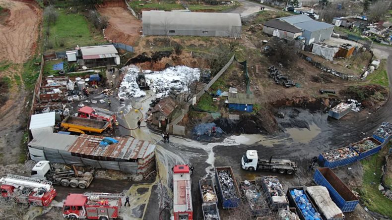 Tuzla&rsquo;da Geri D&ouml;n&uuml;ş&uuml;m Fabrikasında Yangın &Ccedil;ıktı!