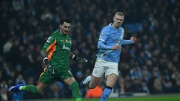 Uğurcan &Ccedil;akır, Şampiyonlar Ligi&rsquo;nde G&ouml;sterdiği Performansla Dikkat &Ccedil;ekiyor