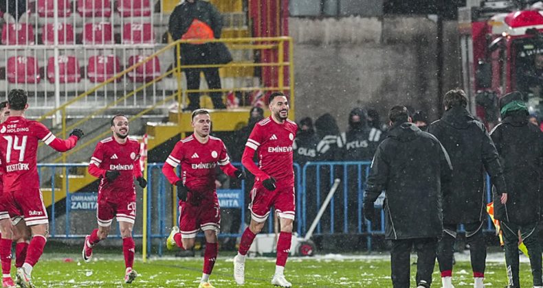 Ümraniyespor, Serik Spor'u Farklı Geçti!