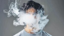 Uzmanı Şoke Eden Acı Ger&ccedil;ek: &lsquo;5 Yaşındaki &Ccedil;ocuğun Elinde E-Sigara G&ouml;rd&uuml;m&rsquo;