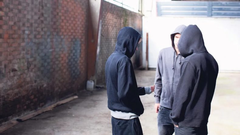 Uzmanlar Su&ccedil;a S&uuml;r&uuml;klenen &Ccedil;ocuklar &Uuml;zerine Değerlendirmelerde Bulundu: %70'inin Psikiyatrik Problemi Mevcut