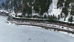 Uzung&ouml;l&rsquo;de İlk Kış Festivali Coşkusu! 6 Bin 161 Kişiyle Horon Rekoru Denemesi