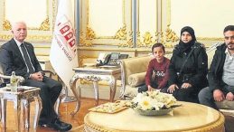 Vali G&uuml;l&rsquo;den K&uuml;&ccedil;&uuml;k Ahmet&rsquo;e S&uuml;rpriz Hediye