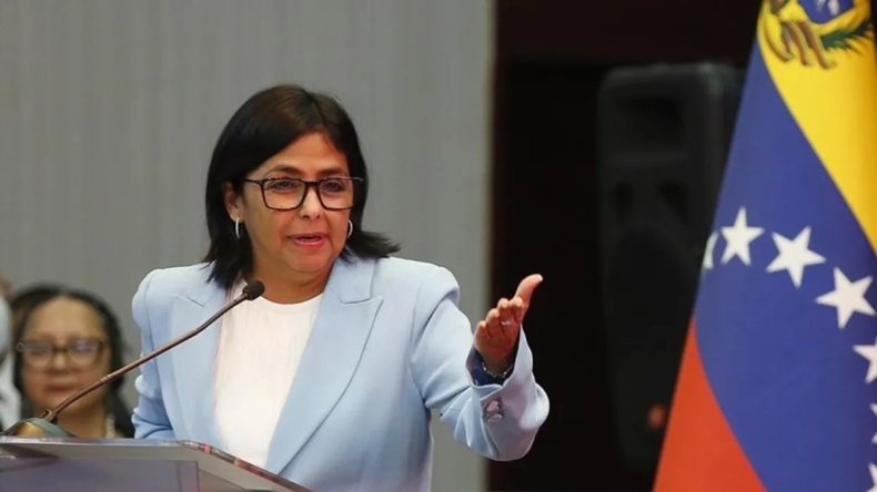 Venezuela&rsquo;da Tarihi D&ouml;n&uuml;ş&uuml;m: Delcy Rodriguez Ge&ccedil;ici Devlet Başkanlığına Atandı
