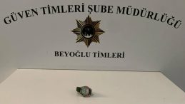 Vicdansız Hırsızlar Pes Dedirtti! Bayılan Gencin Telefonunu ve Kol Saatini &Ccedil;aldılar