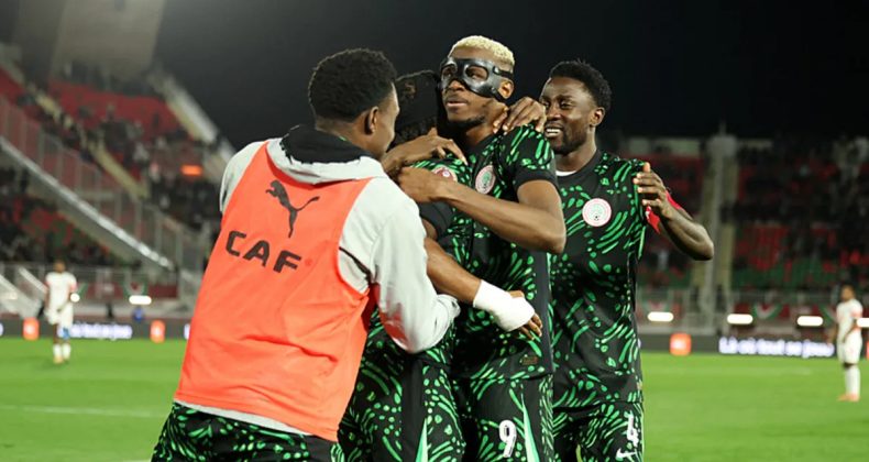 Victor Osimhen, Nijerya'yı Afrika Uluslar Kupası'nda &ccedil;eyrek finale taşıdı!