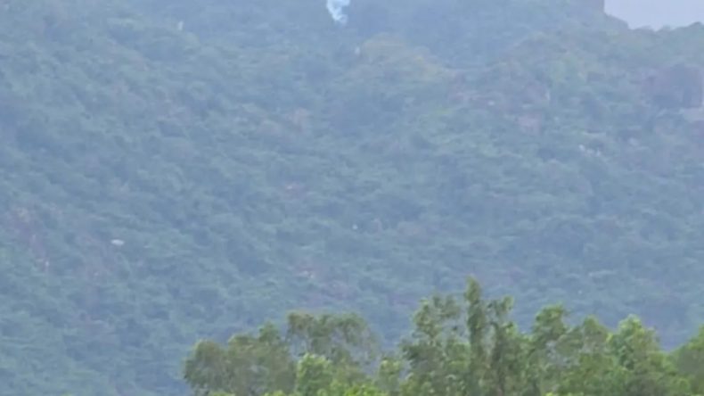 Vietnam'da Askeri U&ccedil;ak Dağa D&uuml;şerek Kaza Yaptı