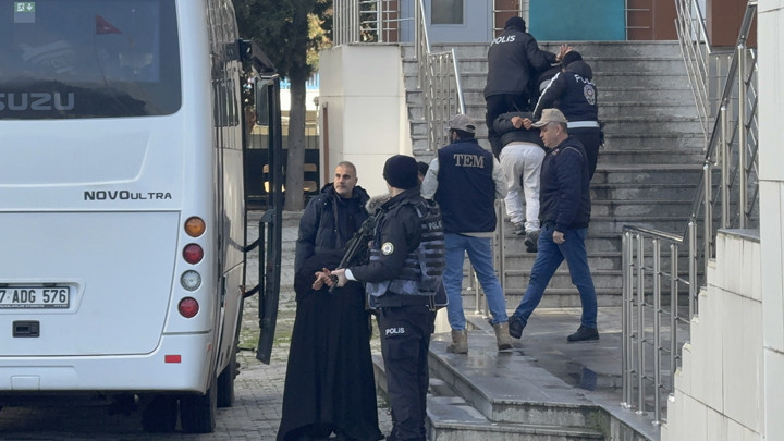 Yalova'da 3 Polis Şehit Olmuştu! DEAŞ Operasyonunda Yakalanan 25 Şüpheli Adliyeye Sevk Edildi