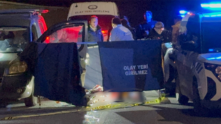 Yasak İlişki Sonrası Kanlı Olay: Sevgilisini Boğazından Bı&ccedil;akladı