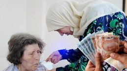 Yaşlı Bakım Sigortası İ&ccedil;in &Ccedil;alışmalar Başlatıldı! Bakan Işıkhan Ev Hizmetleri Modelini Duyurdu