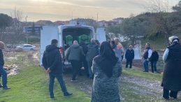 Yaşlı Kadın Bah&ccedil;ede &Ouml;l&uuml; Bulundu: Oğlunun &Ccedil;ağrısı Y&uuml;rekleri Dağladı!