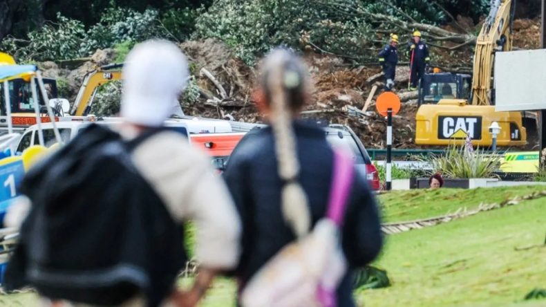 Yeni Zelanda&rsquo;da doğal afet: Toprak kaymasında 2 kişi hayatını kaybetti