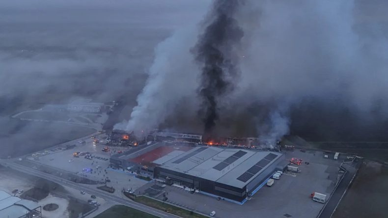Yunanistan'da Fabrikada Yangın Faciası: 3 Kişi Hayatını Kaybetti