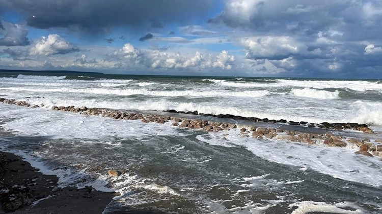 Yurdun Bazı Kesimleri İ&ccedil;in Fırtına, G&ouml;k G&uuml;r&uuml;lt&uuml;l&uuml; Sağanak ve &Ccedil;ığ Uyarısı