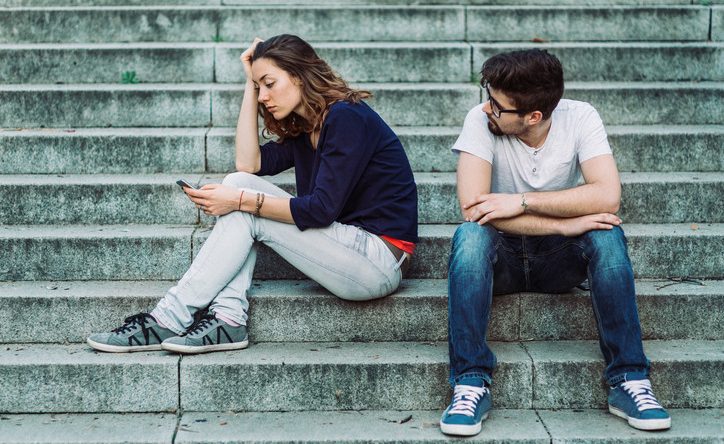 'Sosyal Medya Videoları Kadar Kısa Aşklar, Depresyon Riskini Artırıyor'