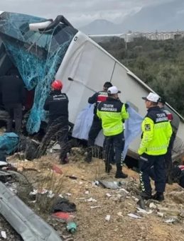 10 Kişinin Hayatını Kaybettiği Kazadan Yaralı Kurtulan Gen&ccedil; Olayı B&ouml;yle Anlattı: 'Uzuvları Kopanlar Vardı'