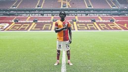 3 Kupa İ&ccedil;in &Ccedil;ifte Kadro