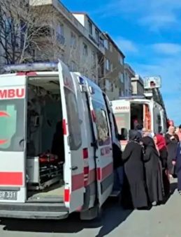 4 Katlı Binada Yangın: 7 Kişi Kurtarıldı, 3 Kişi Hastaneye Kaldırıldı