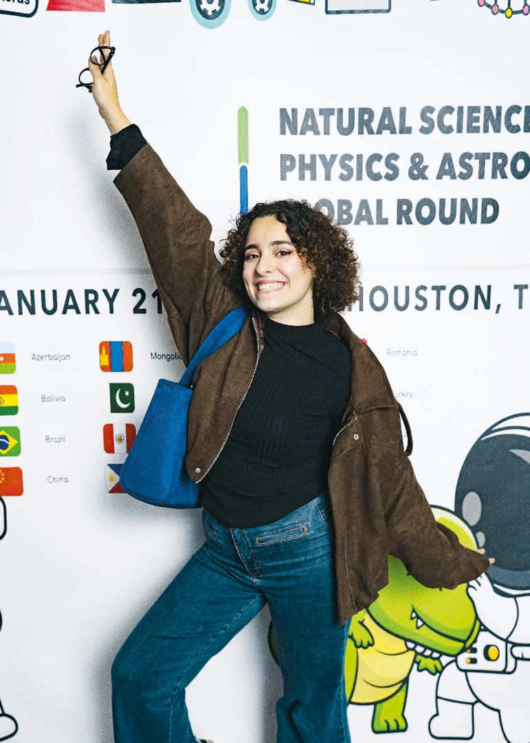 Ayşe Naz Kara ve Madalya