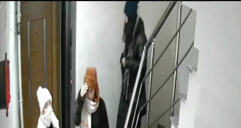 Kadınlar gözaltında