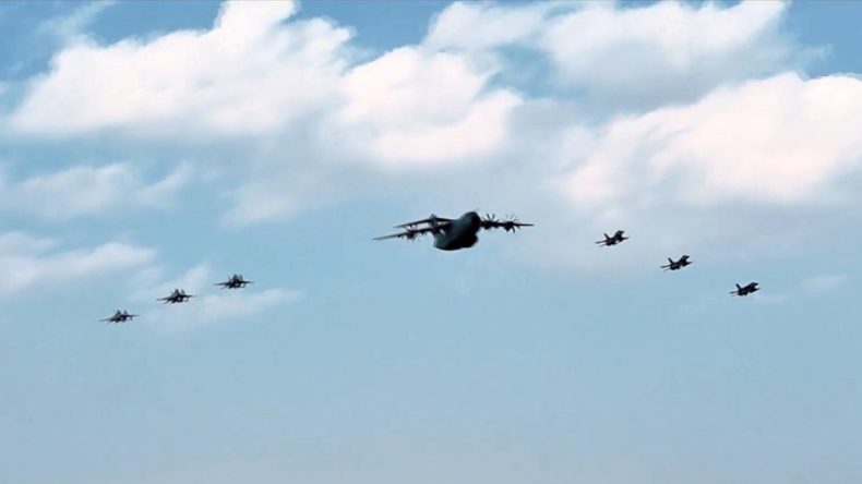 9 Bin Feet'te Rüzgârla Dans