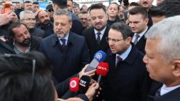 Adalet Bakanı Akın G&uuml;rlek Coşkulu Bir Şekilde Karşılandı